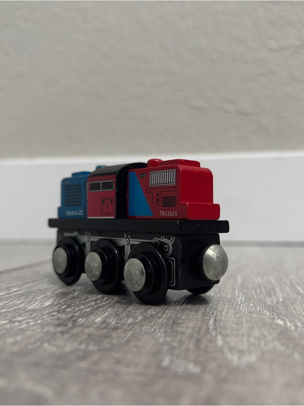 Wooden Toy R Us Imaginarium TRU3670 Diesel Train